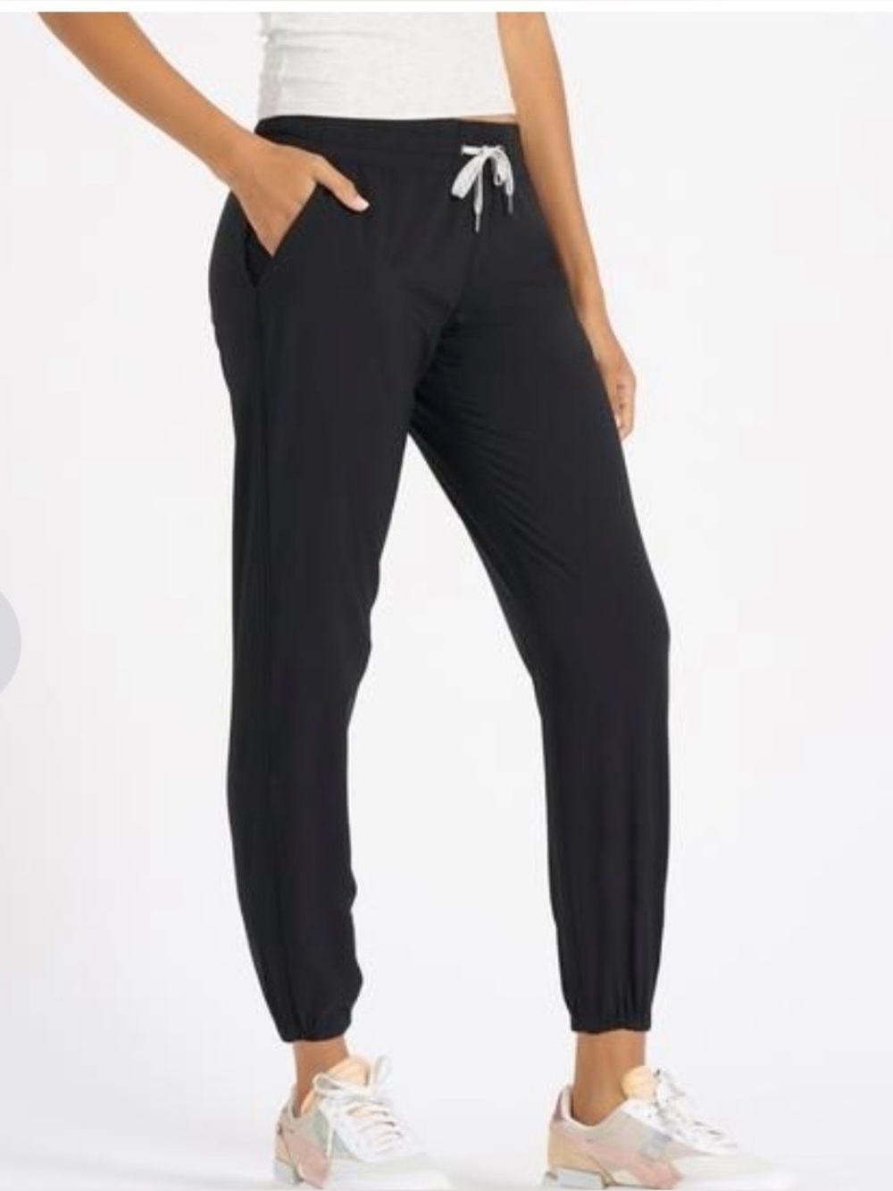 Vuori Womens Weekend Joggers.